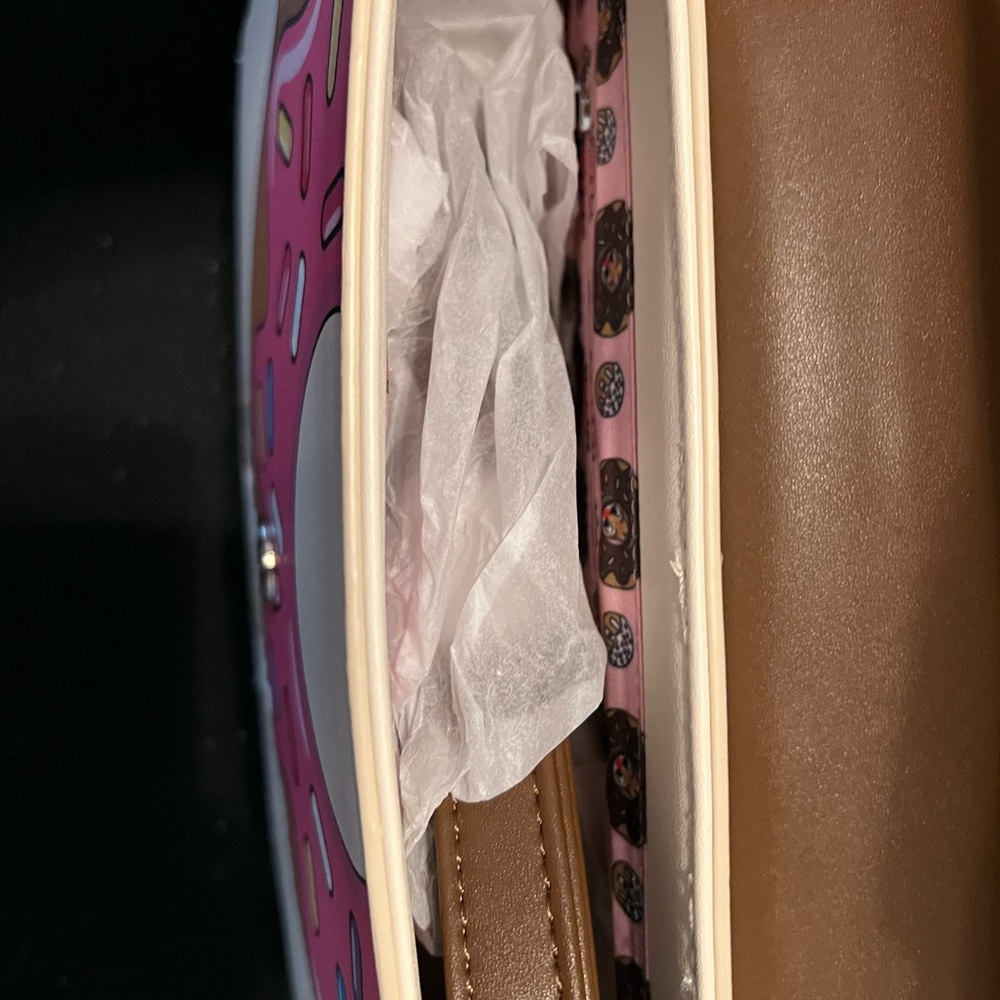 Chip and Dale Loungefly, Crossbody purse - Picture 4 of 6